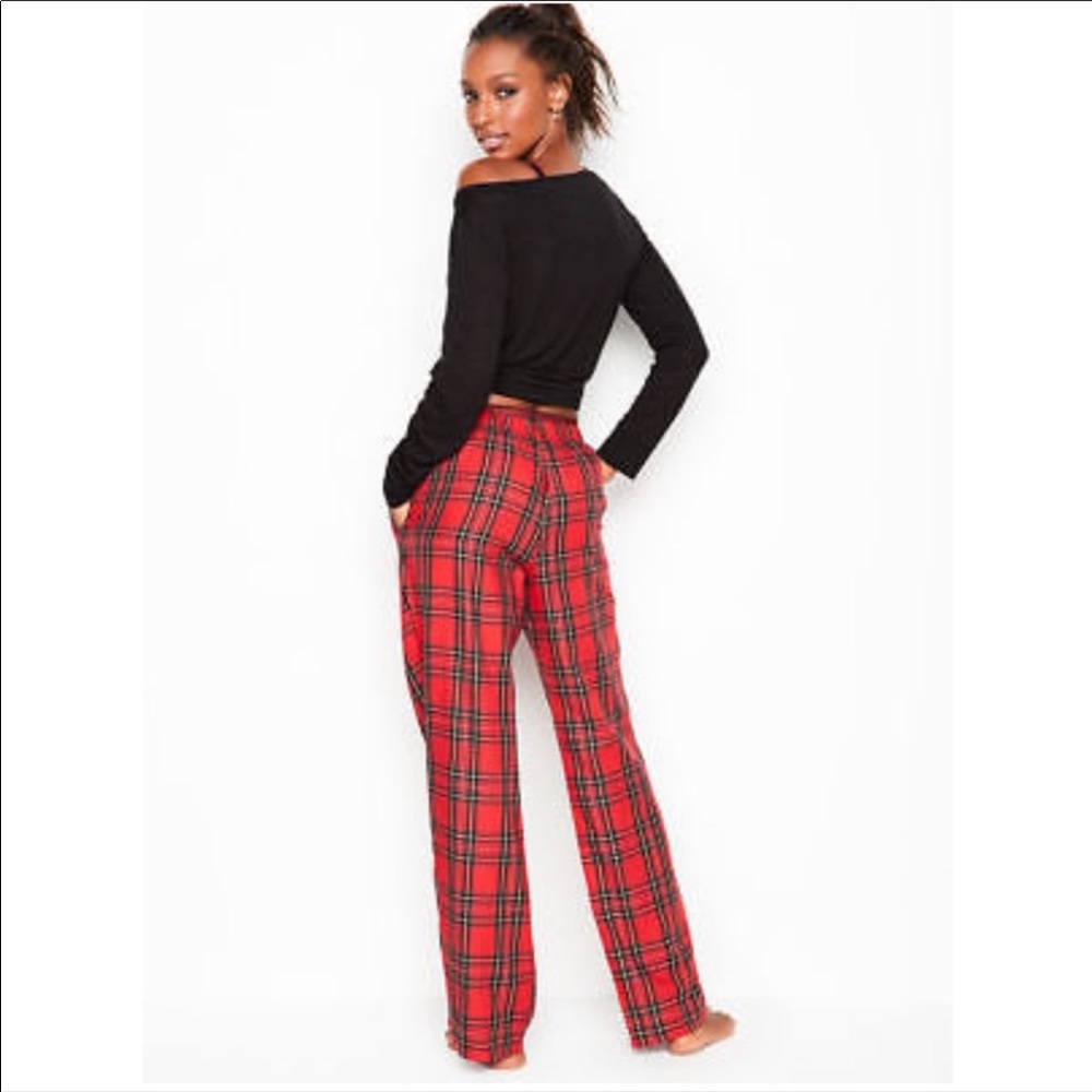 Victoria’s secret  pj set NEVER WORN. UN OPENED!